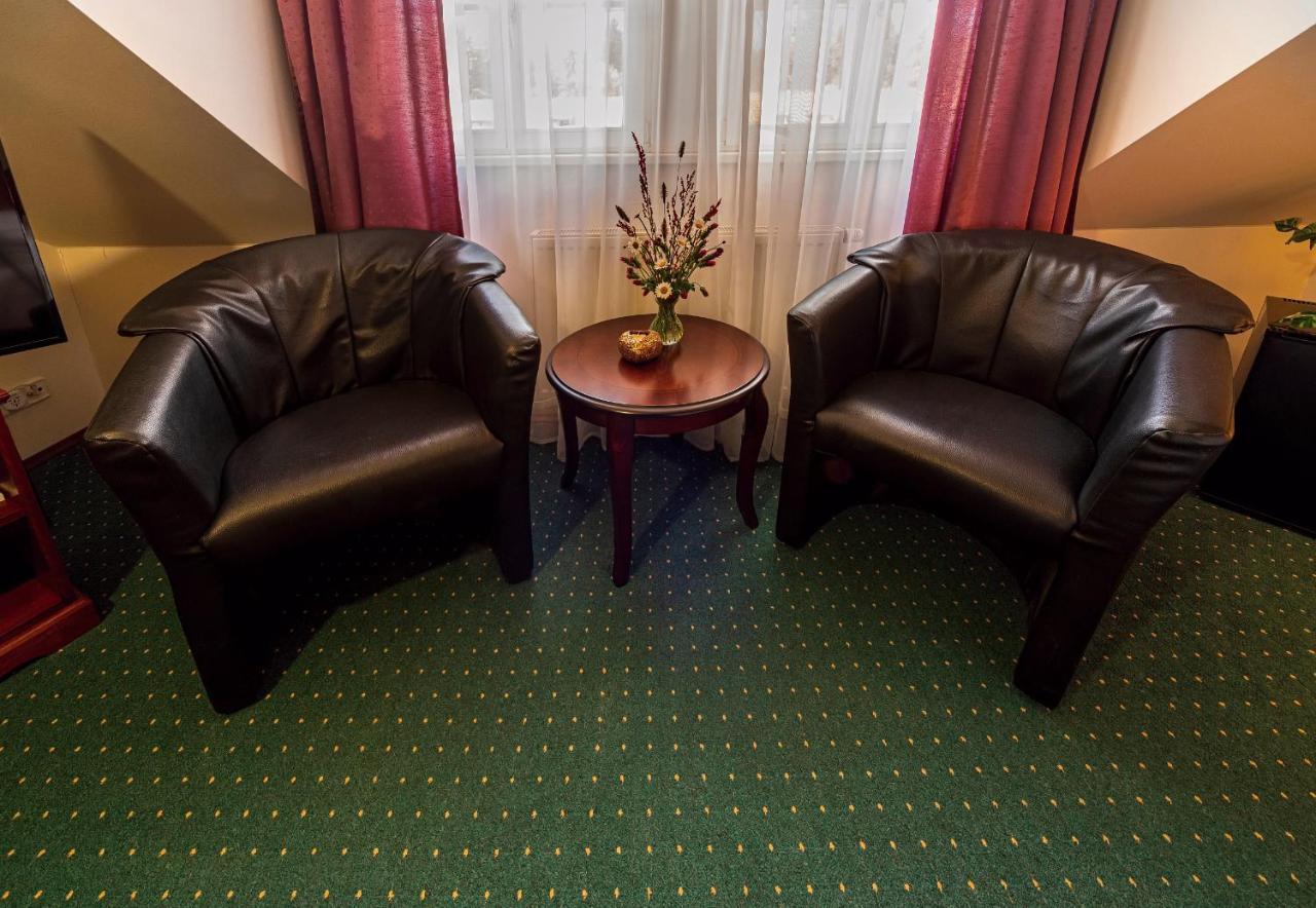 Zamecky Hotel Metternich Velka Hledsebe Eksteriør bilde